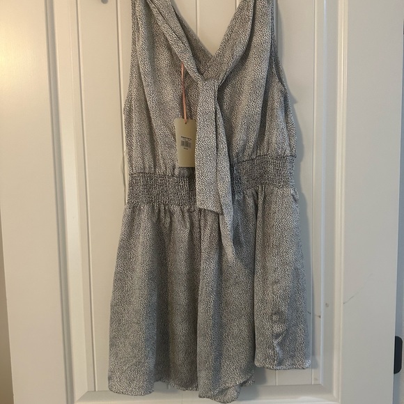 NWT romper - Picture 4 of 4